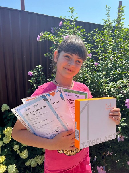 Ніколетта Калініченко (переможниця Призу №2 - планшет Lenovo)